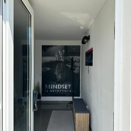 Sindorf شقة كيربن